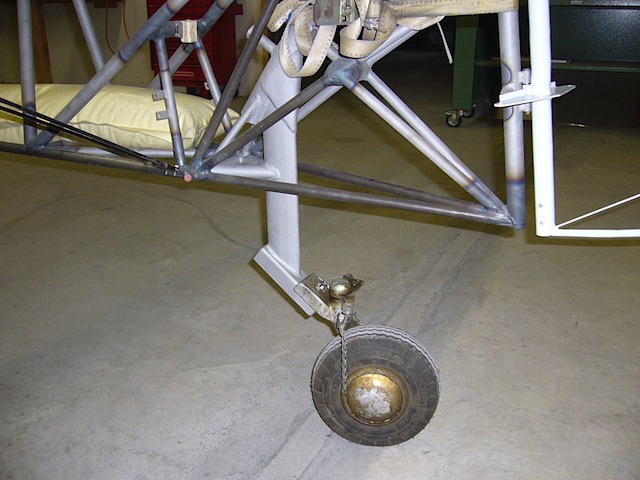 The overhauled tail wheel